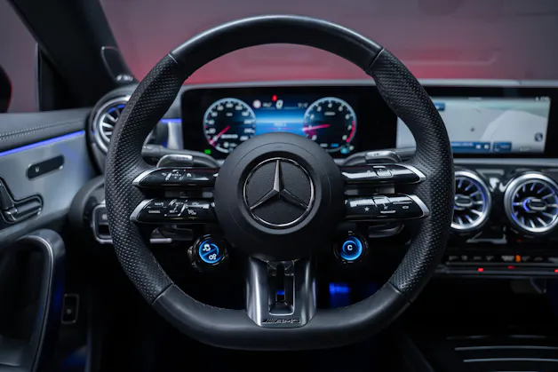 MERCEDES-BENZ CLA 35 AMG 4matic/ Facelift / Head-Up Display / Panorama-Schiebedach
