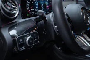 MERCEDES-BENZ CLA 35 AMG 4matic/ Facelift / Head-Up Display / Panorama-Schiebedach