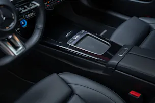 MERCEDES-BENZ CLA 35 AMG 4matic/ Facelift / Head-Up Display / Panorama-Schiebedach