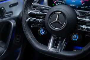 MERCEDES-BENZ CLA 35 AMG 4matic/ Facelift / Head-Up Display / Panorama-Schiebedach