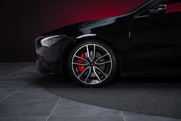 MERCEDES-BENZ CLA 35 AMG 4matic/ Facelift / Head-Up Display / Panorama-Schiebedach