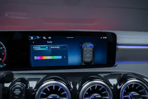 MERCEDES-BENZ CLA 35 AMG 4matic/ Facelift / Head-Up Display / Panorama-Schiebedach