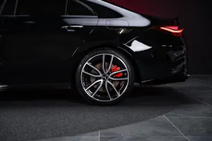 MERCEDES-BENZ CLA 35 AMG 4matic/ Facelift / Head-Up Display / Panorama-Schiebedach
