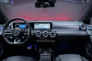 MERCEDES-BENZ CLA 35 AMG 4matic/ Facelift / Head-Up Display / Panorama-Schiebedach