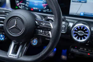 MERCEDES-BENZ CLA 35 AMG 4matic/ Facelift / Head-Up Display / Panorama-Schiebedach