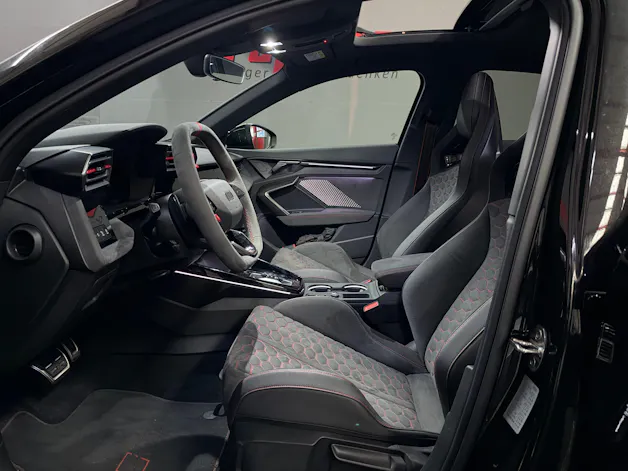 AUDI RS3 Limousine 2.5 TSI quattro S-tronic
