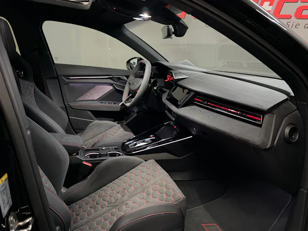 AUDI RS3 Limousine 2.5 TSI quattro S-tronic