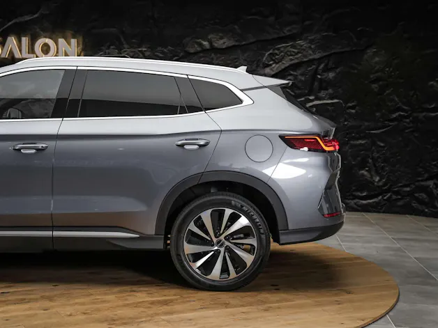BYD Seal U DM-i Design AWD *SOFORT Verfügbar*Werksgarantie*Lenkradheizung*Sitzbelüftung*360° Kamera*