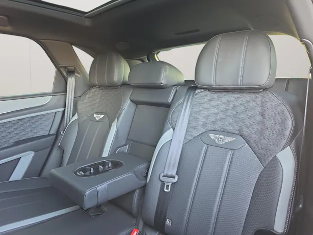 BENTLEY Bentayga Speed V8 1.9% Leasing möglich.