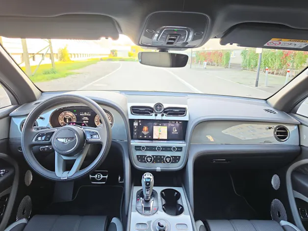 BENTLEY Bentayga Speed V8 1.9% Leasing möglich.