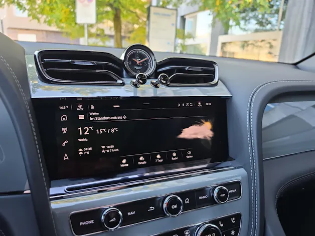 BENTLEY Bentayga Speed V8 1.9% Leasing möglich.