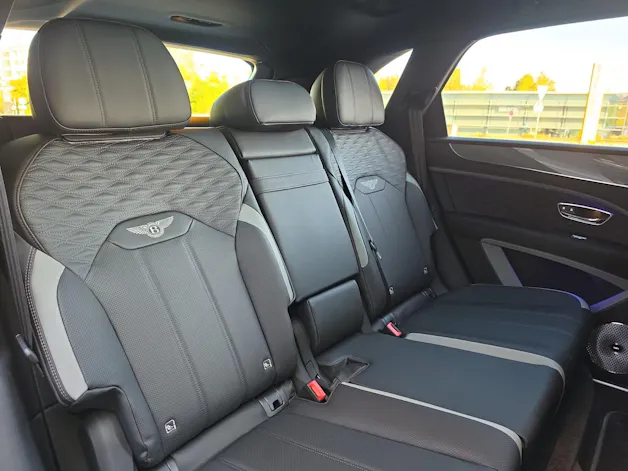 BENTLEY Bentayga Speed V8 1.9% Leasing möglich.