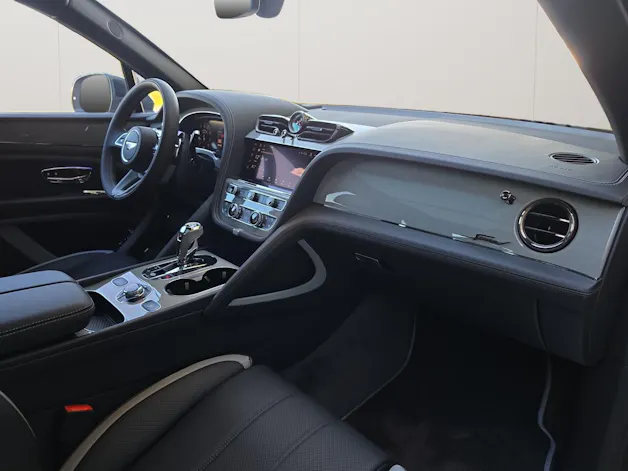 BENTLEY Bentayga Speed V8 1.9% Leasing möglich.