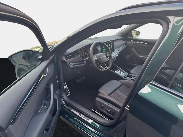 SKODA Octavia Combi 2.0 TSI DSG Dynamic 4x4