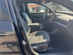 VOLVO EX30 Cross Country P8 69 kWh AWD Plus
