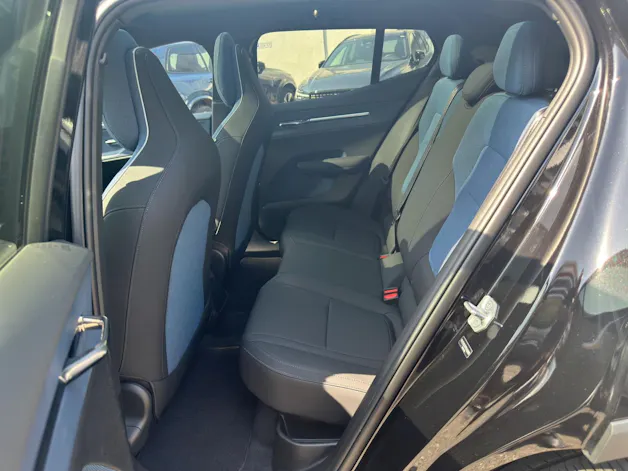 VOLVO EX30 Cross Country P8 69 kWh AWD Plus