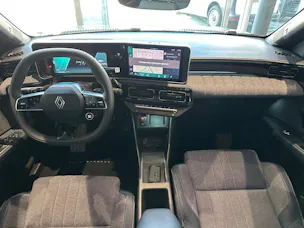 RENAULT R4 E-Tech Comfort Range 52 kWh Techno