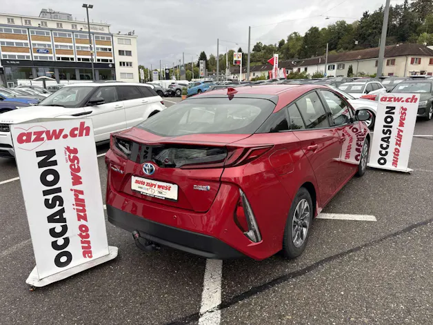 Toyota Prius 1.8 VVT-i PHEV Executive e-CVT Automat
