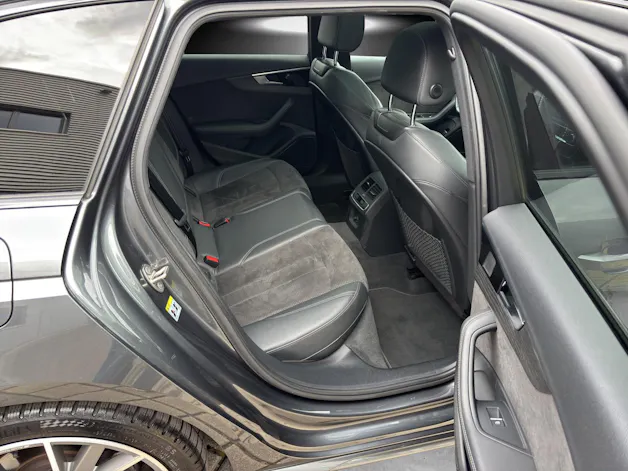AUDI A4 Avant 40 TDI S line Attraction quattro S-tronic