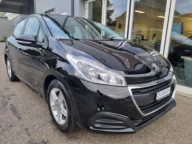 PEUGEOT 208 1.2 e-VTI Style EGS5