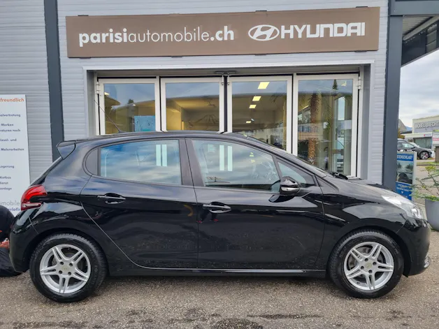 PEUGEOT 208 1.2 e-VTI Style EGS5