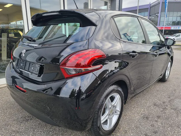 PEUGEOT 208 1.2 e-VTI Style EGS5