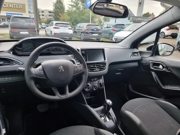 PEUGEOT 208 1.2 e-VTI Style EGS5