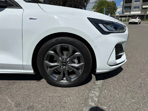 FORD Focus Kombi 1.0i EcoB 155 ST-Line
