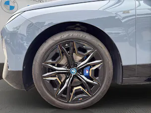 BMW iX M60