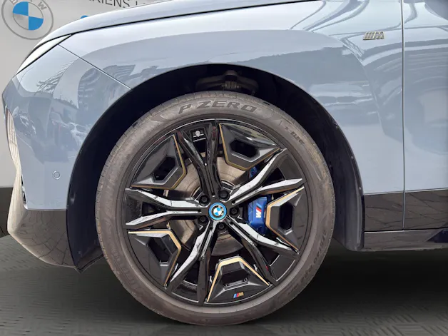BMW iX M60