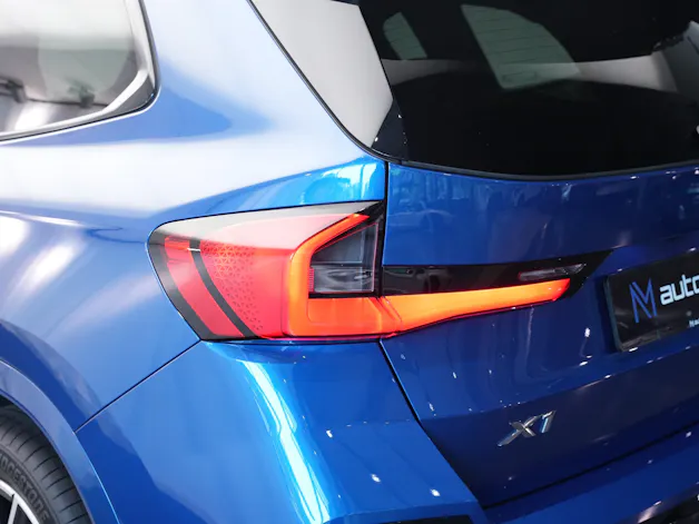 BMW X1 sDrive 18i M Sport *Panorama* *Harman/Kardon* *Werksgarantie*