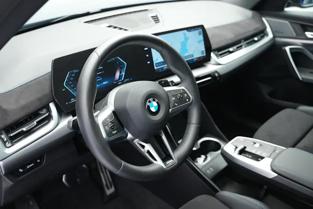 BMW X1 sDrive 18i M Sport *Panorama* *Harman/Kardon* *Werksgarantie*