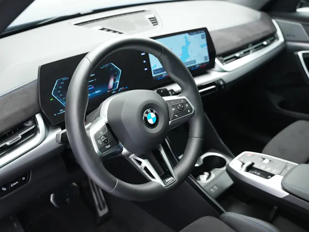BMW X1 sDrive 18i M Sport *Panorama* *Harman/Kardon* *Werksgarantie*