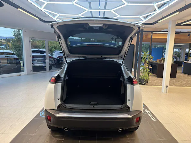 PEUGEOT 2008 1.2 145 MHEV Allure Automat