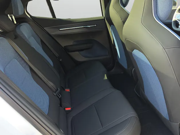 VOLVO EX30 P8 69 kWh AWD Ultra
