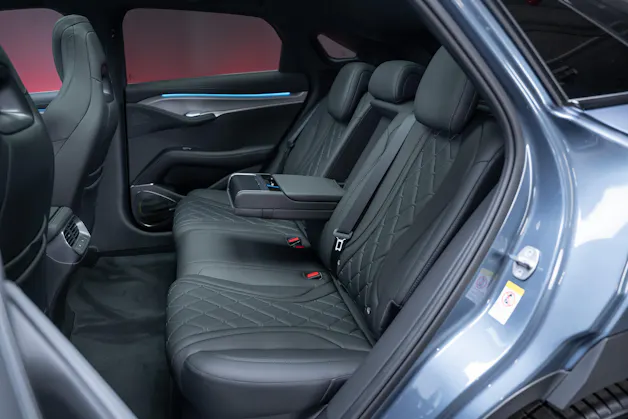 BYD Sealion 7 91,3 kWh Excellence AWD / Panoramadach / Head-Up Display / Sitzheizung & Lüftung
