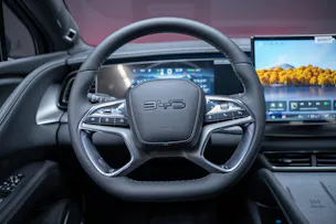 BYD Sealion 7 91,3 kWh Excellence AWD / Panoramadach / Head-Up Display / Sitzheizung & Lüftung