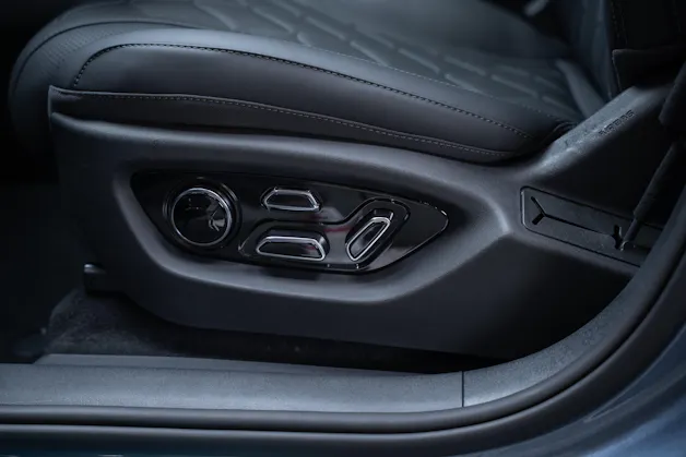BYD Sealion 7 91,3 kWh Excellence AWD / Panoramadach / Head-Up Display / Sitzheizung & Lüftung