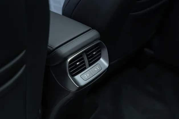BYD Sealion 7 91,3 kWh Excellence AWD / Panoramadach / Head-Up Display / Sitzheizung & Lüftung