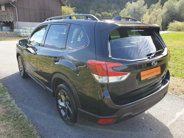 Subaru Forester Station 2.0i e-Boxer Luxury