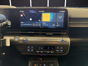HYUNDAI Kona EV 65.4 kWh Amplia