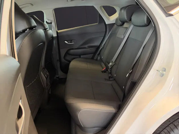 HYUNDAI Kona EV 65.4 kWh Amplia