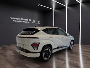 HYUNDAI Kona EV 65.4 kWh Amplia