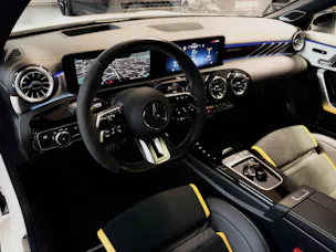 MERCEDES-BENZ CLA 45 S AMG 4Matic+ 8G-DCT