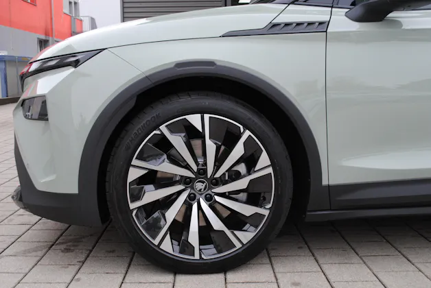 SKODA Elroq 85x Sportline 4x4