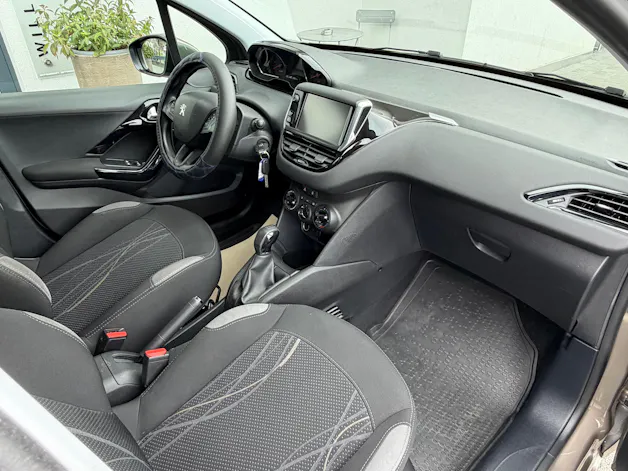 PEUGEOT 208 1.2 VTI Active
