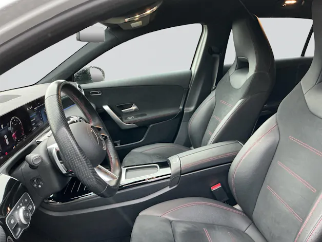 MERCEDES-BENZ A 200 7G-DCT