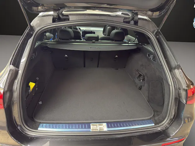MERCEDES-BENZ E 220 d T 4Matic 9G-Tronic Swiss Star