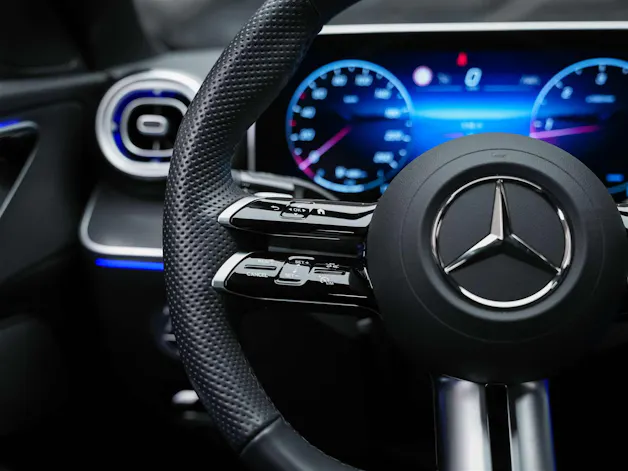 MERCEDES-BENZ C 300 d 4 Matic AMG Line *Werksgarantie*20" Felgen*
