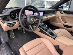 PORSCHE 911 Carrera 4